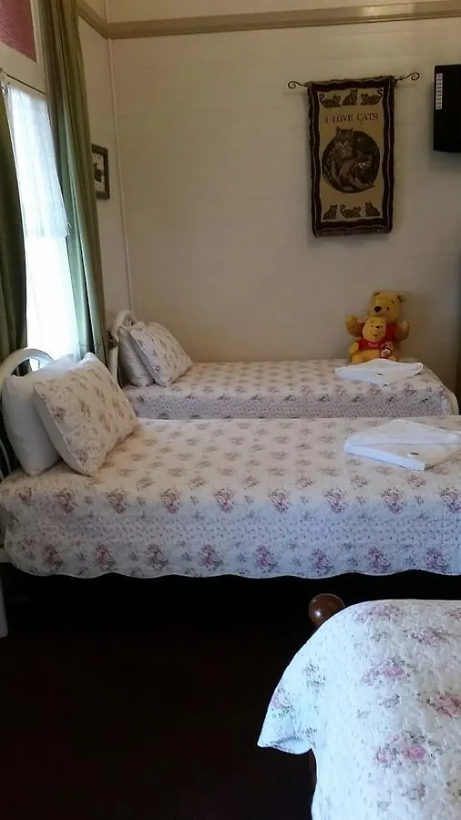 **  Royal Private Hotel Charters Towers Australia