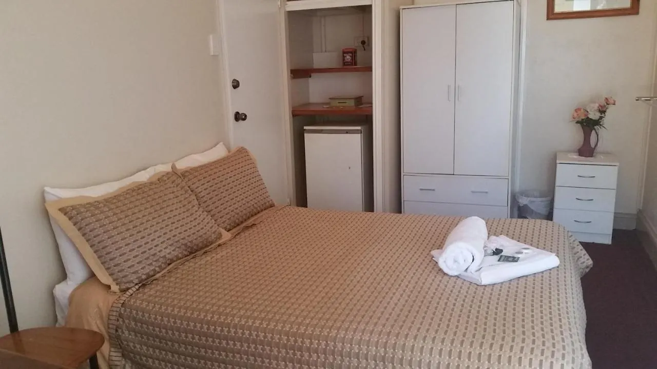 Royal Private Hotel Charters Towers