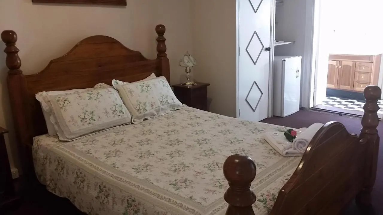 Royal Private Hotel Charters Towers